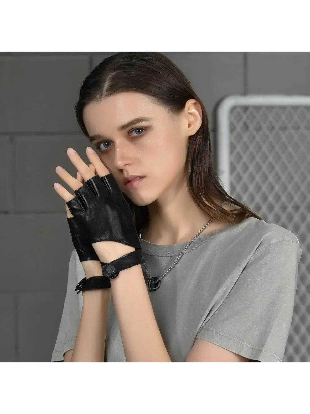 Stylish Women's Fingerless Leather Driving Gloves - Unlined Half Finger Design
